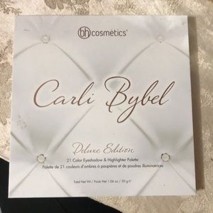 Carli Bybel Deluxe Edition Eyeshadow Palette 🎨